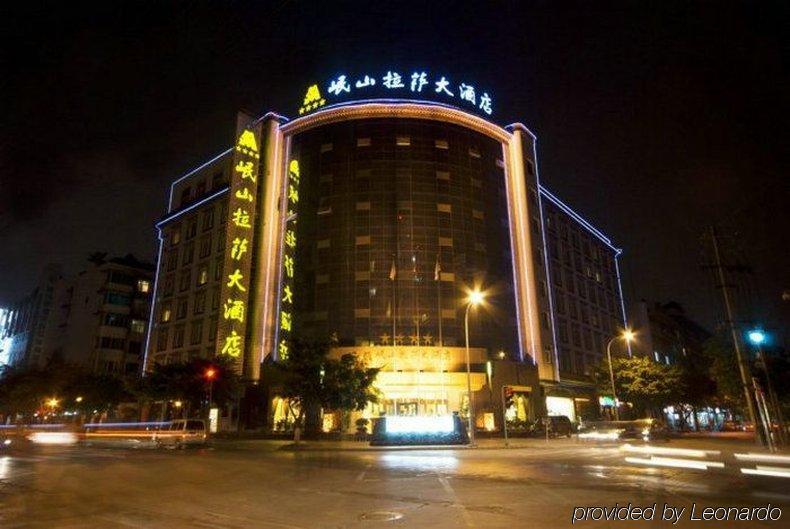 Minshan Lhasa Grand Hotel Chengdú Exterior foto